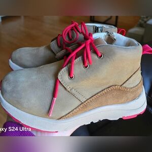 Sz 12 Toddler Kids UGG CANOE WEATHER CHUKKA Boots